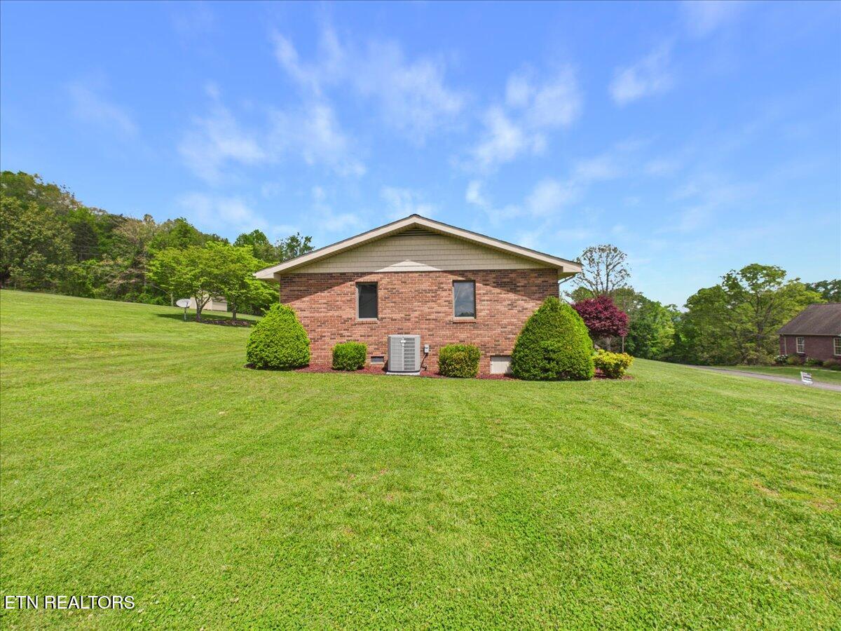 263 Browning Loop Pineville, KY 40977 - Photo 4 of 30 IMG_1345