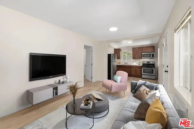 $2,195 | 5249 Satsuma Avenue, Unit 1/2, North Hollywood, CA 91601