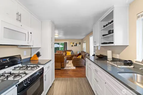 $499,000 | 9810 Northeast 3rd Street, Vancouver, WA 98664