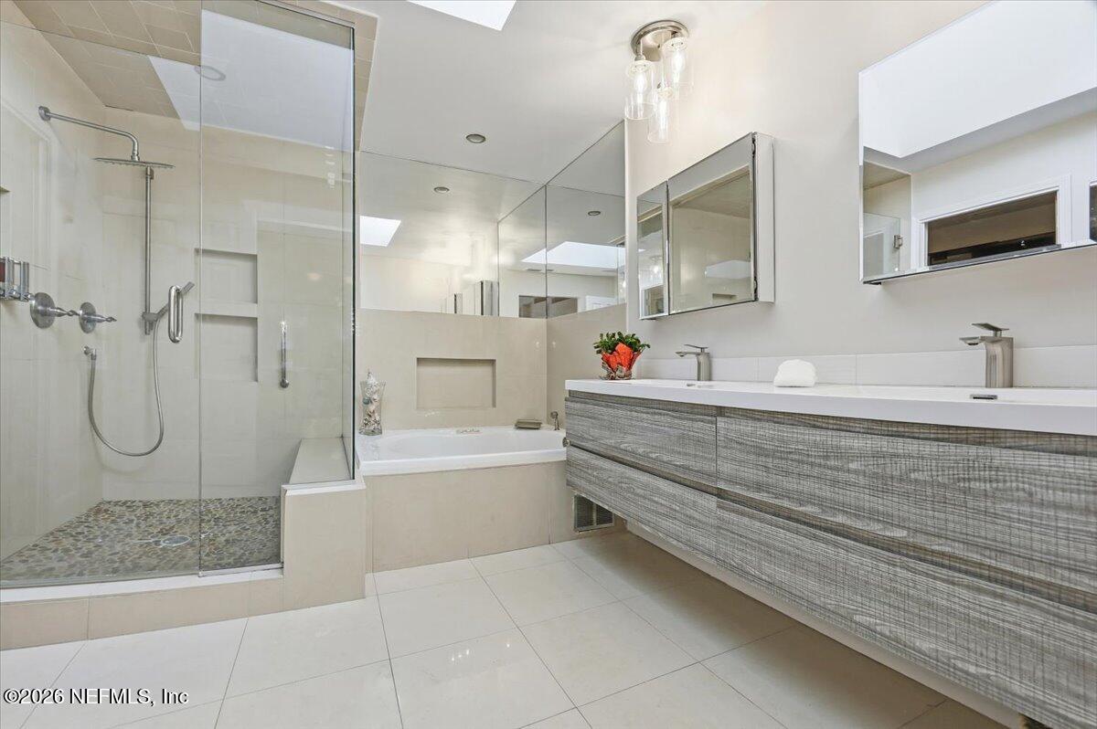 59 Troon Trace Ponte Vedra Beach, FL 32082 - Photo 14 of 26 14-Primary Bathroom