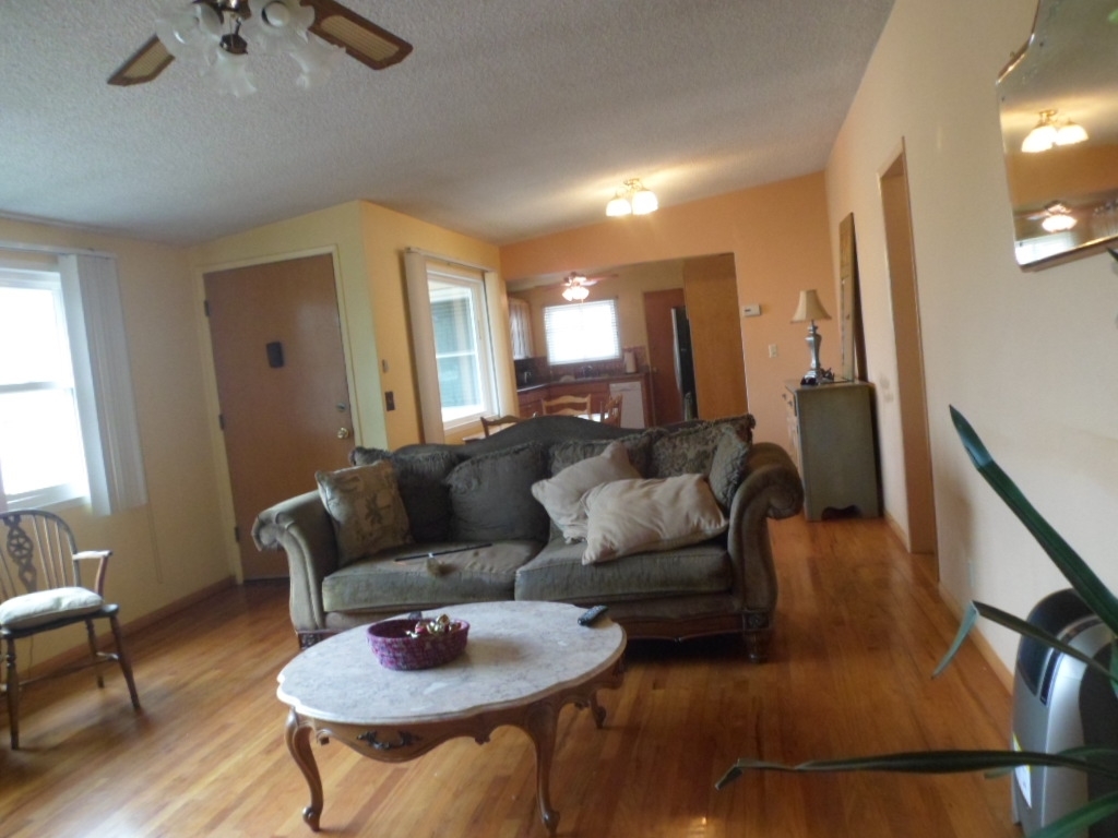 225 Knoll Road Vista, CA 92083 - Photo 4 of 24 Gallery Image 4
