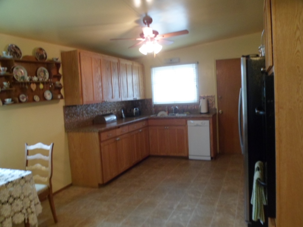 225 Knoll Road Vista, CA 92083 - Photo 8 of 24 Gallery Image 8