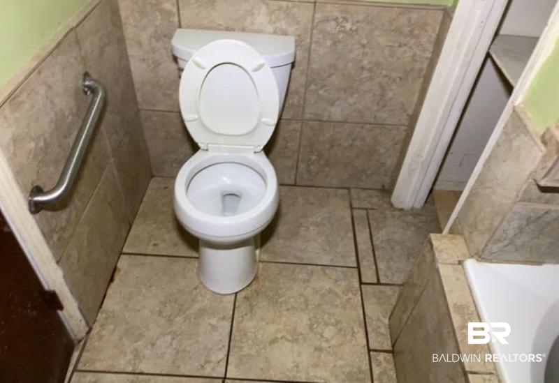 721 South Joseph Avenue Mobile, AL 36610 - Photo 15 of 16 Bathroom Other