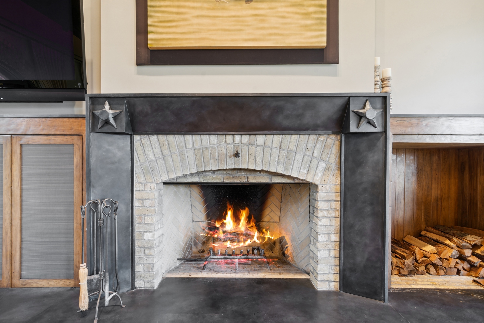 96 Ronan Road Highwood, IL 60040 - Photo 9 of 33 a view of a fireplace in the house