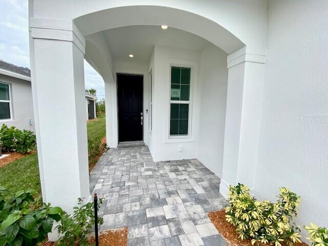 1375 Haven Circle Vero Beach, FL 32960 - Photo 5 of 36 a view of a entryway of a house