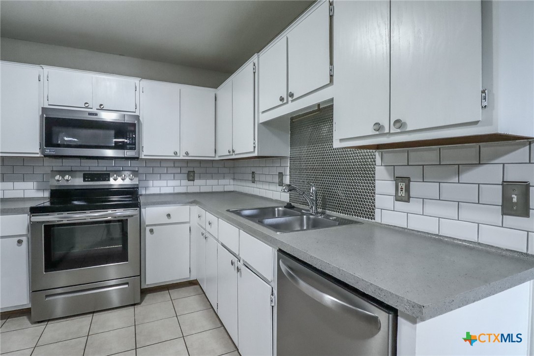 2708 Edgefield Street, Unit B Killeen, TX 76549 - Photo 12 of 29