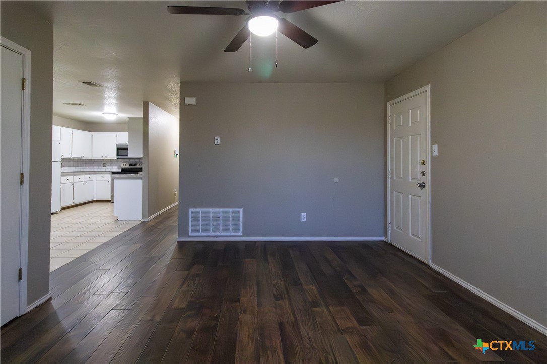 2708 Edgefield Street, Unit B Killeen, TX 76549 - Photo 3 of 29