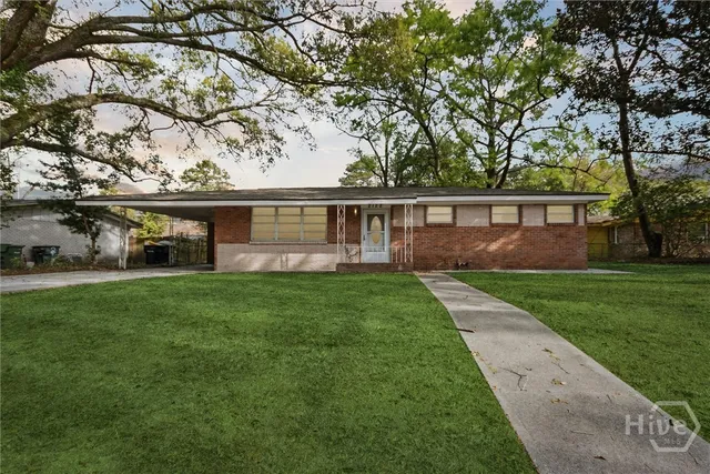 $1,800 | 2122 Biscayne Drive, Savannah, GA 31406