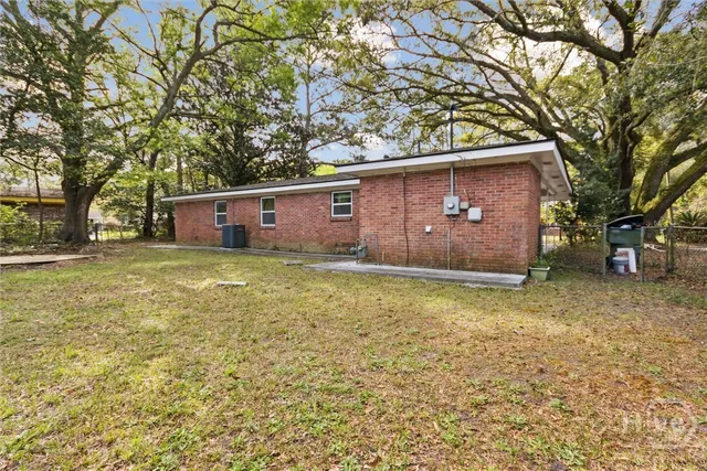 $1,800 | 2122 Biscayne Drive, Savannah, GA 31406