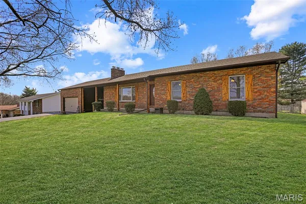 $289,900 | 9616 Highway 100, New Haven, MO 63068