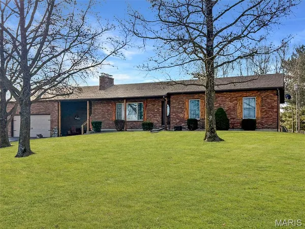 $289,900 | 9616 Highway 100, New Haven, MO 63068