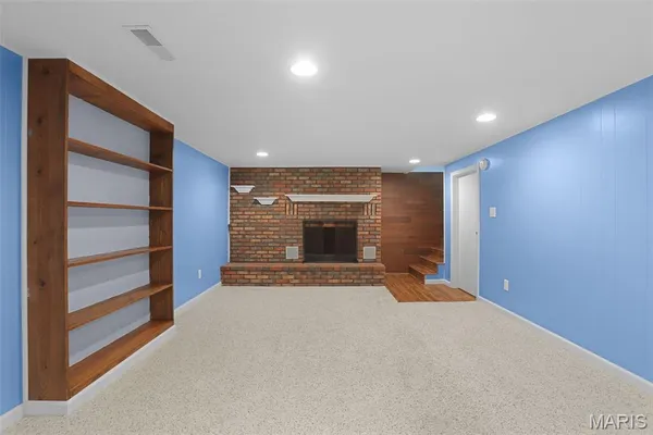 $289,900 | 9616 Highway 100, New Haven, MO 63068