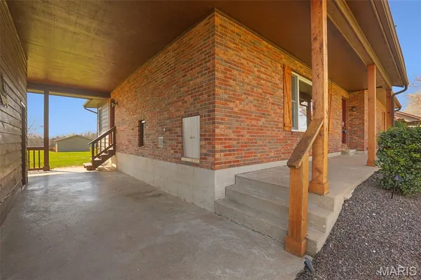 $289,900 | 9616 Highway 100, New Haven, MO 63068