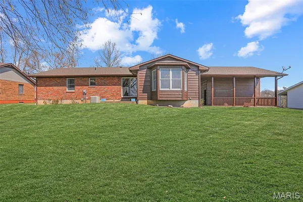 $289,900 | 9616 Highway 100, New Haven, MO 63068