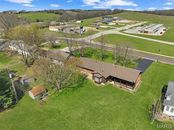 $289,900 | 9616 Highway 100, New Haven, MO 63068