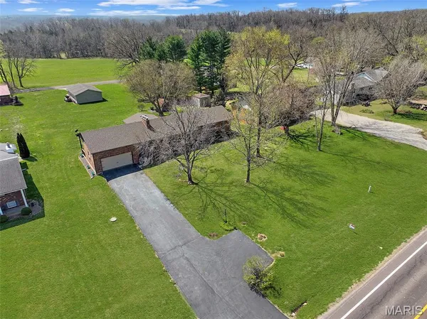 $289,900 | 9616 Highway 100, New Haven, MO 63068