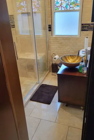 $3,800 | 10156 South Hoyne Avenue, Chicago, IL 60643