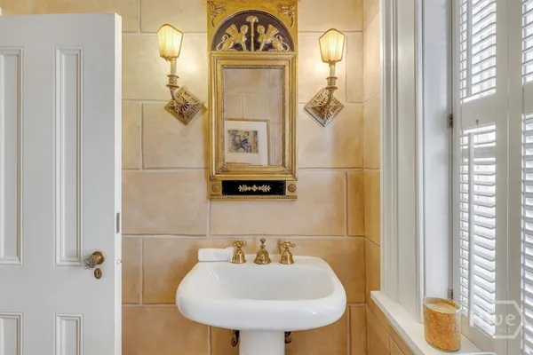 $4,950,000 | 211 East Charlton Street, Savannah, GA 31401