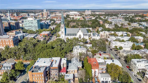 $4,950,000 | 211 East Charlton Street, Savannah, GA 31401