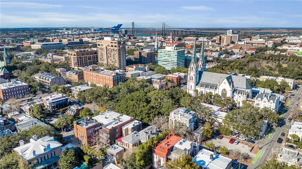 $4,950,000 | 211 East Charlton Street, Savannah, GA 31401