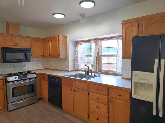 $189,900 | N1403 South White River Road, Wautoma, WI 54982