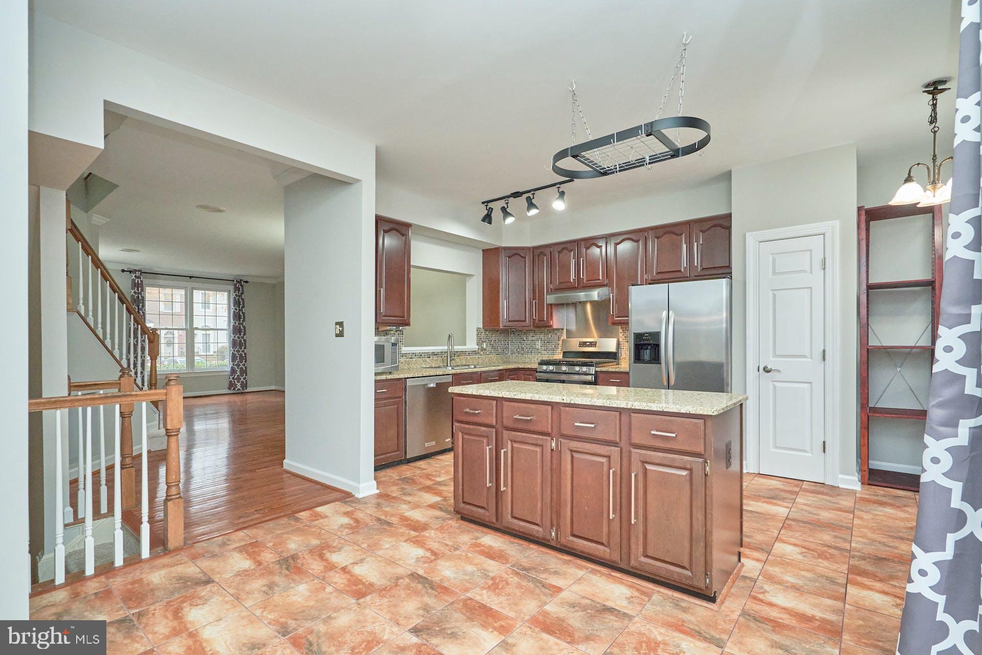 3647 Ransom Place Alexandria, VA 22306 - Photo 10 of 38 Gourmet Kitchen