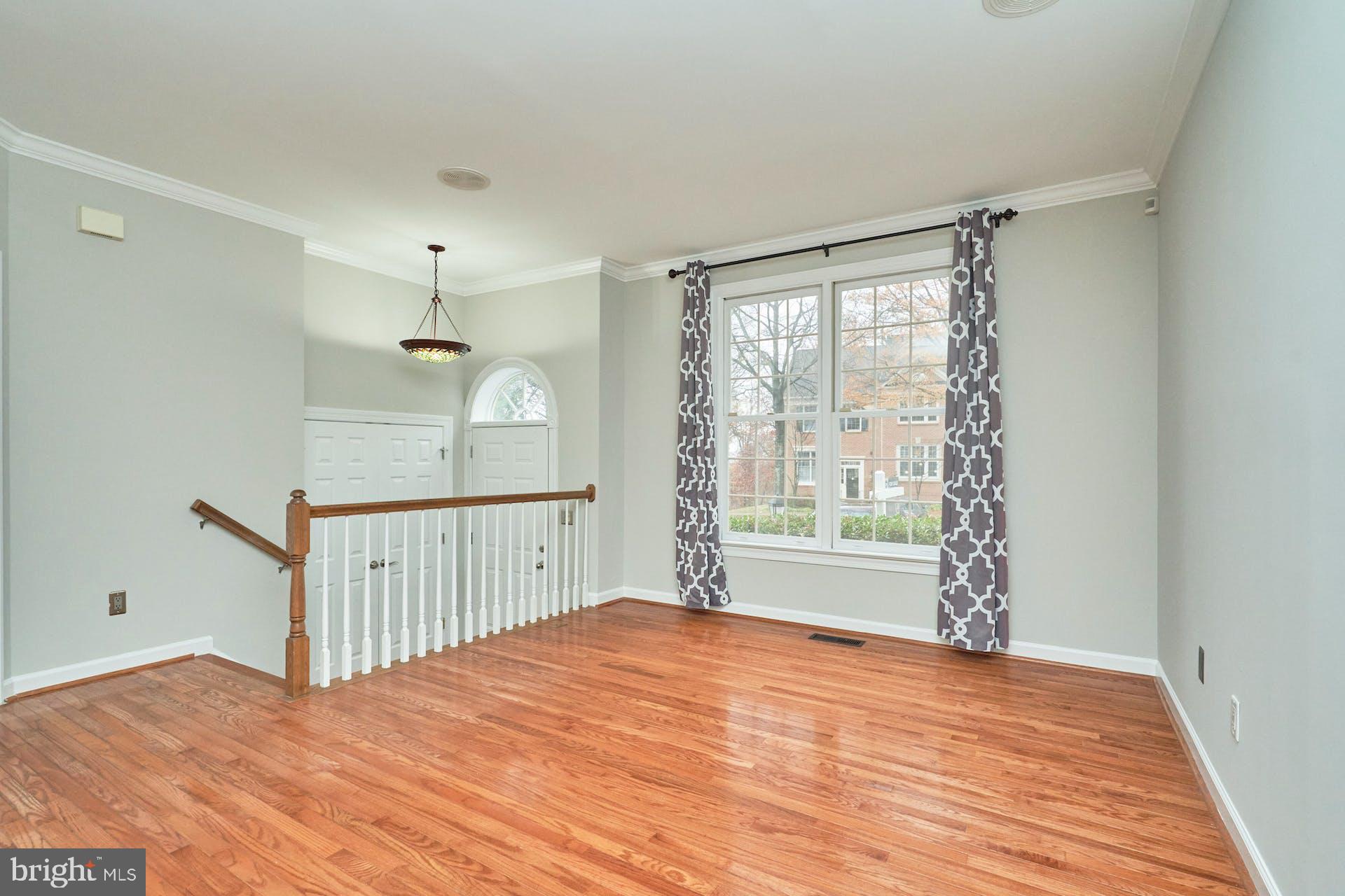 3647 Ransom Place Alexandria, VA 22306 - Photo 5 of 38 Hardwood Floors