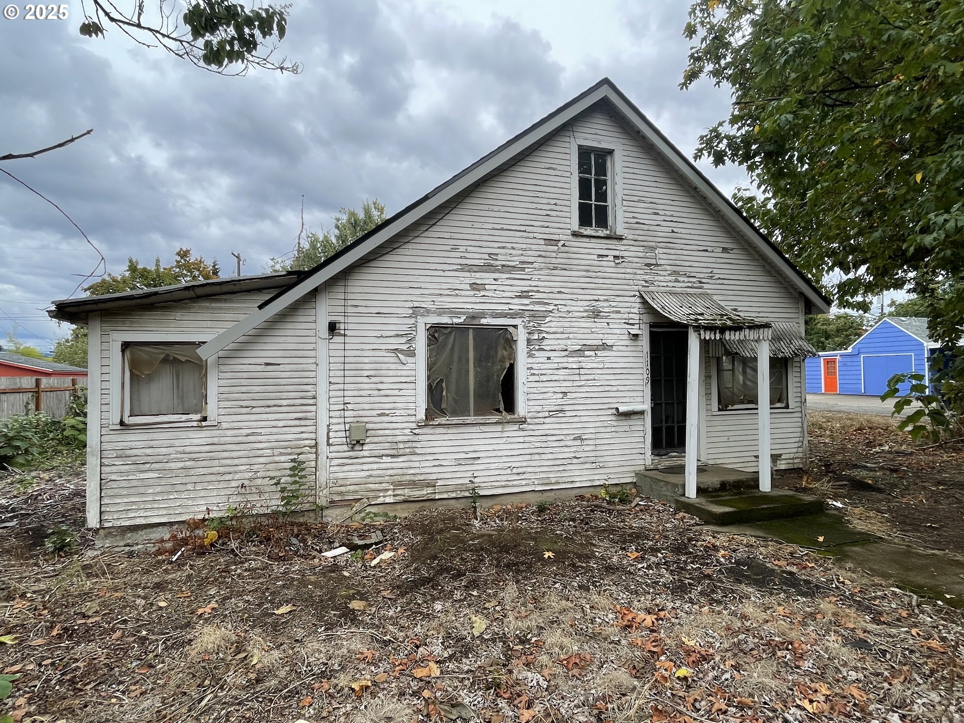 1109 4th Street Springfield, OR 97477 - Photo 4 of 12