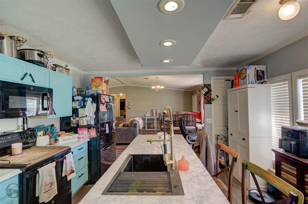 7229 Jennifer Lane Princeton, LA 71067 - Photo 9 of 15 a close view of a living room and dining room