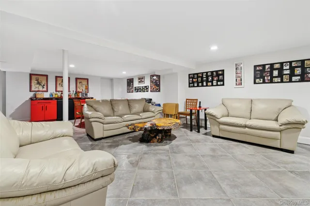 $1,995,000 | 17 Downer Place, Sag Harbor, NY 11963