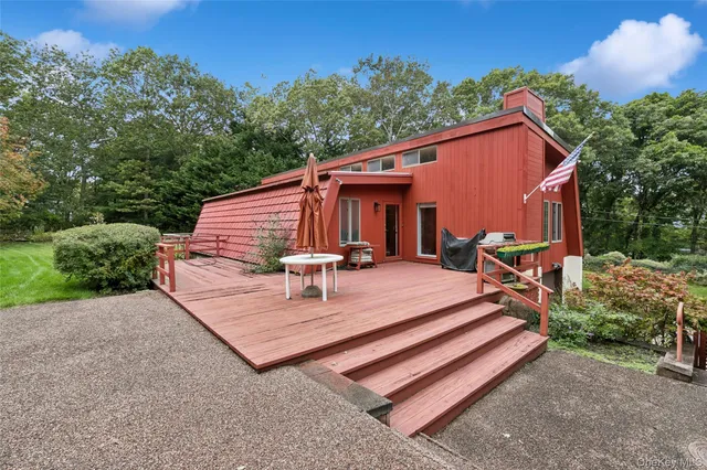 $1,995,000 | 17 Downer Place, Sag Harbor, NY 11963