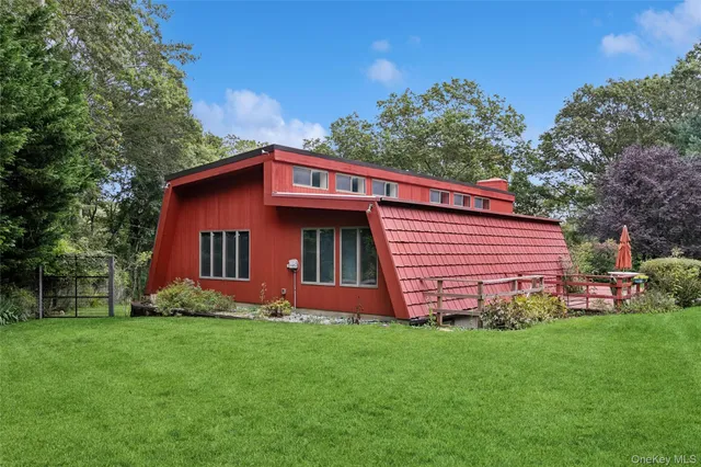 $1,995,000 | 17 Downer Place, Sag Harbor, NY 11963