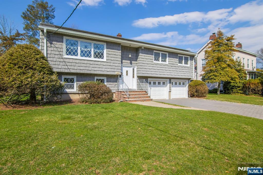240 Ridge Road Cedar Grove, NJ 07009 - Photo 2 of 36