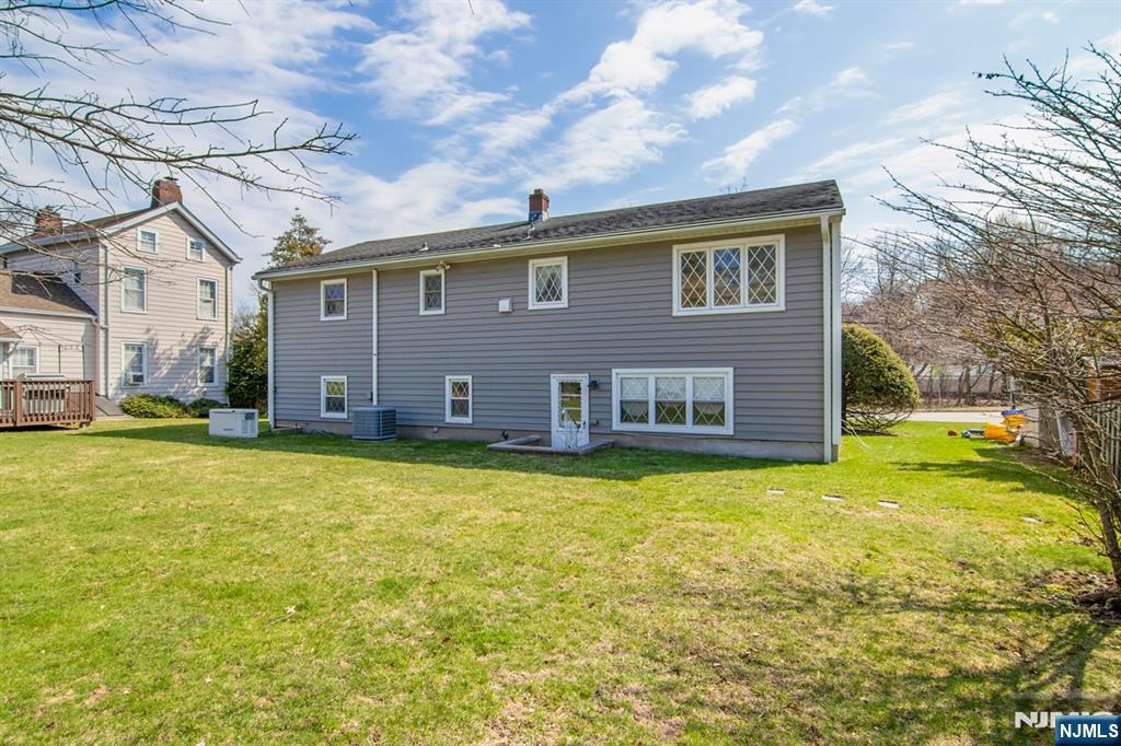 240 Ridge Road Cedar Grove, NJ 07009 - Photo 25 of 36