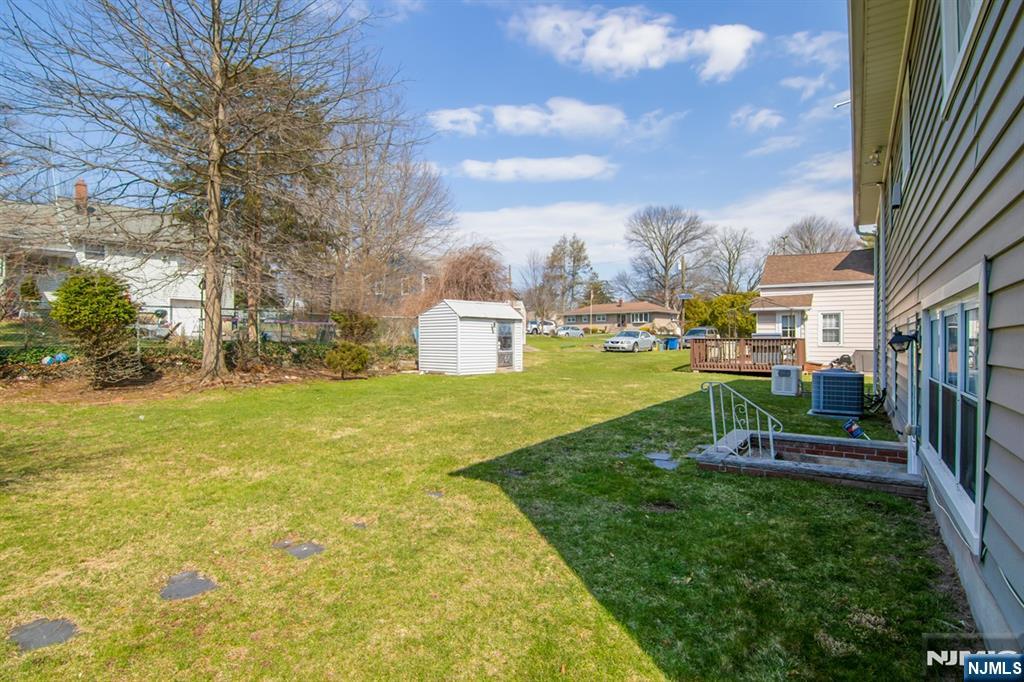 240 Ridge Road Cedar Grove, NJ 07009 - Photo 26 of 36