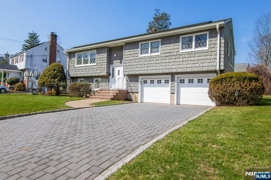 240 Ridge Road Cedar Grove, NJ 07009 - Photo 3 of 36