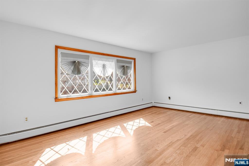 240 Ridge Road Cedar Grove, NJ 07009 - Photo 4 of 36