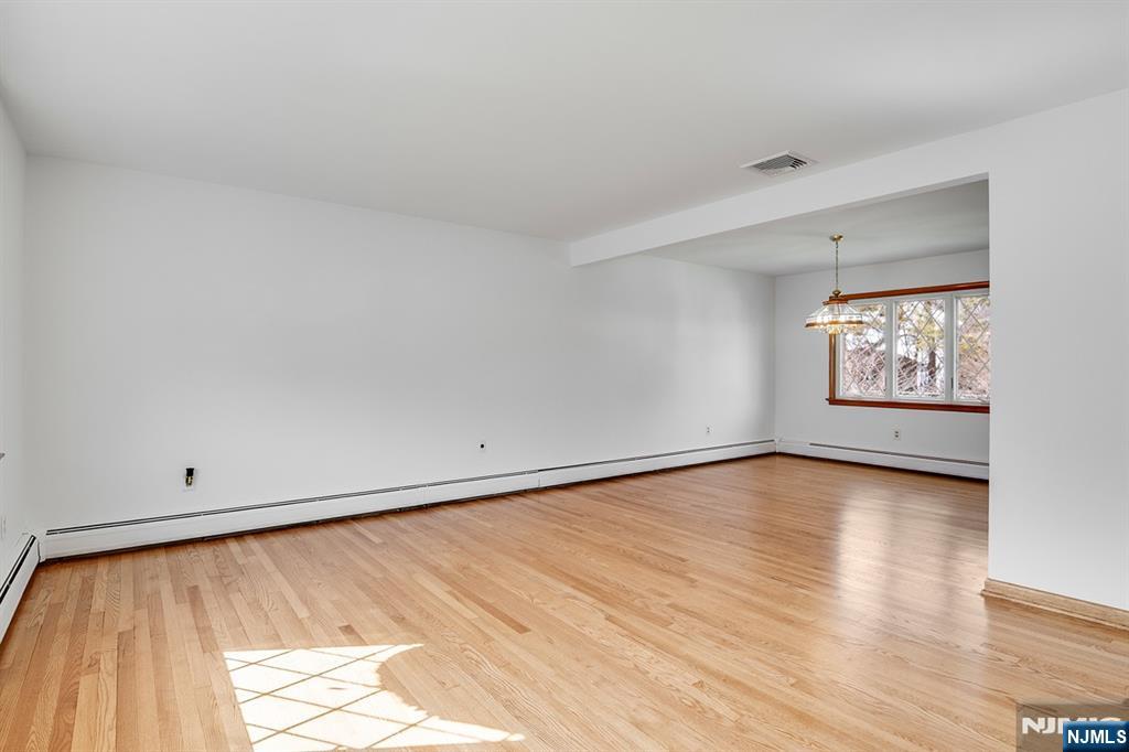 240 Ridge Road Cedar Grove, NJ 07009 - Photo 5 of 36