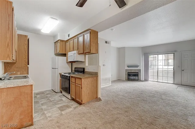 $1,100 | 3318 North Decatur Boulevard, Unit 1061, Las Vegas, NV 89130