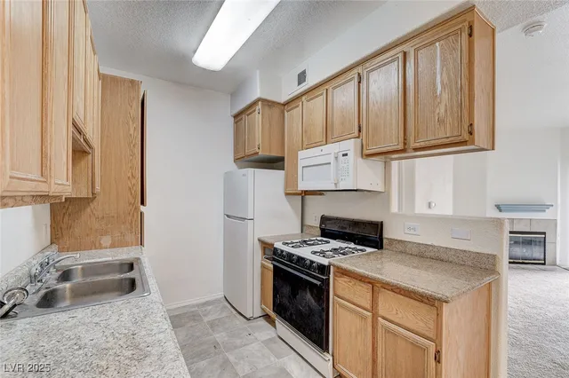 $1,100 | 3318 North Decatur Boulevard, Unit 1061, Las Vegas, NV 89130
