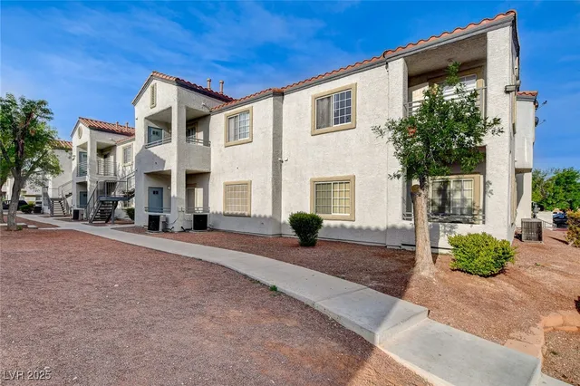$1,100 | 3318 North Decatur Boulevard, Unit 1061, Las Vegas, NV 89130