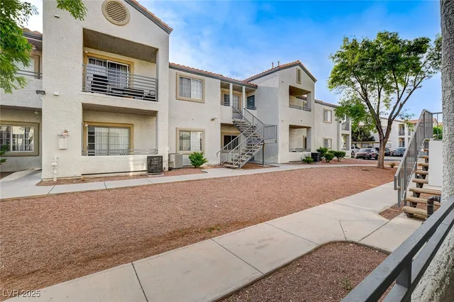 $1,100 | 3318 North Decatur Boulevard, Unit 1061, Las Vegas, NV 89130