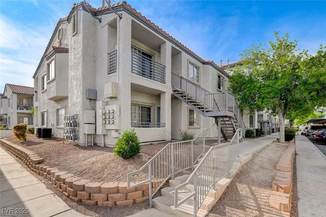 $1,100 | 3318 North Decatur Boulevard, Unit 1061, Las Vegas, NV 89130