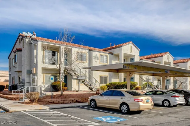 $1,100 | 3318 North Decatur Boulevard, Unit 1061, Las Vegas, NV 89130