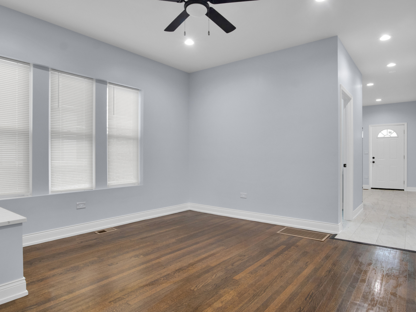 7947 South May Street Chicago, IL 60620 - Photo 6 of 22