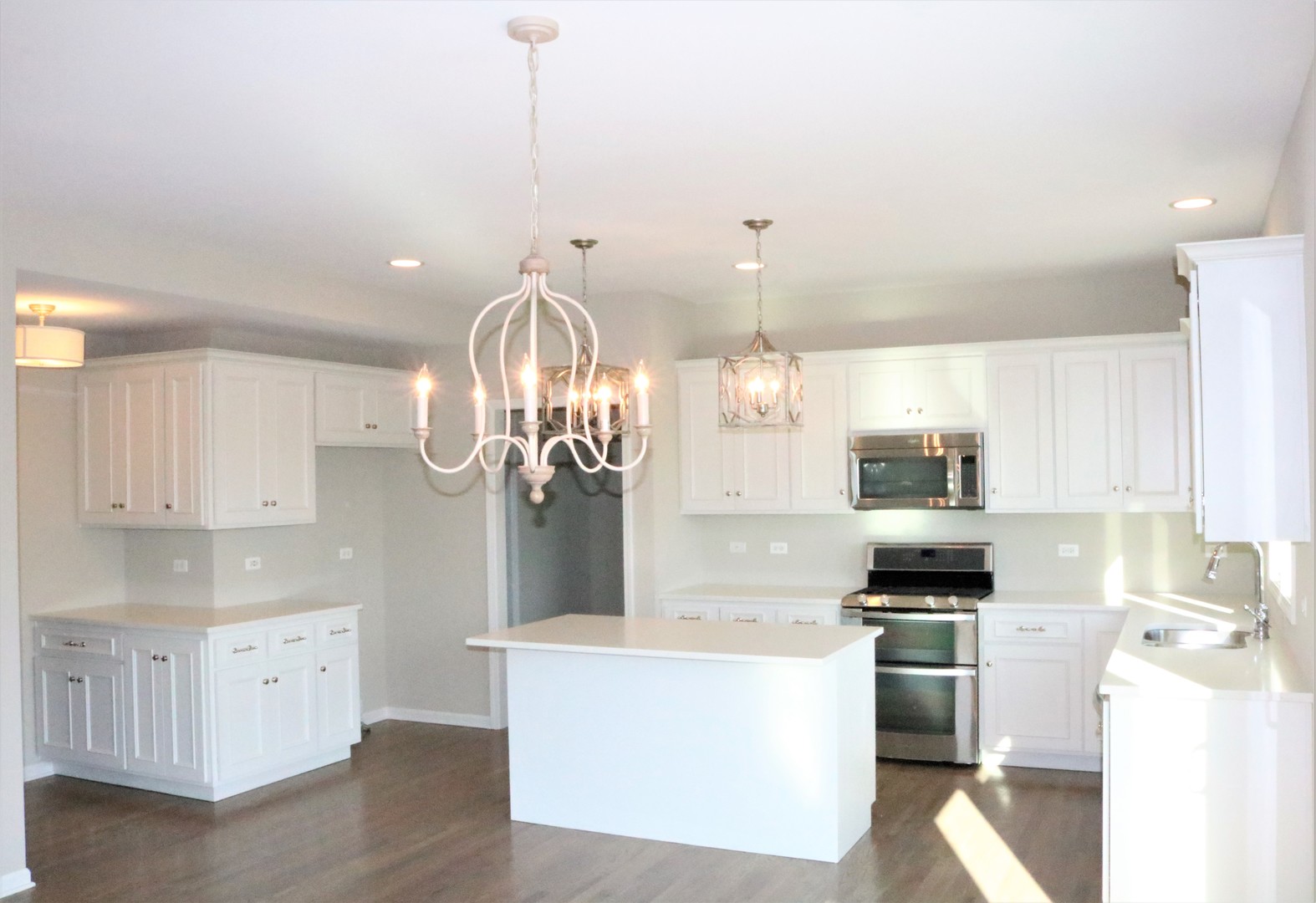 23 Mitchell Circle Wheaton, IL 60189 - Photo 5 of 12