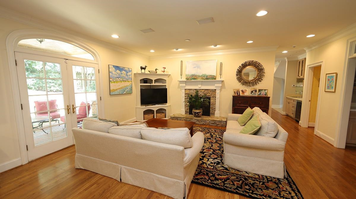 2815 Exeter Circle Raleigh, NC 27608 - Photo 3 of 23 Photo 3
