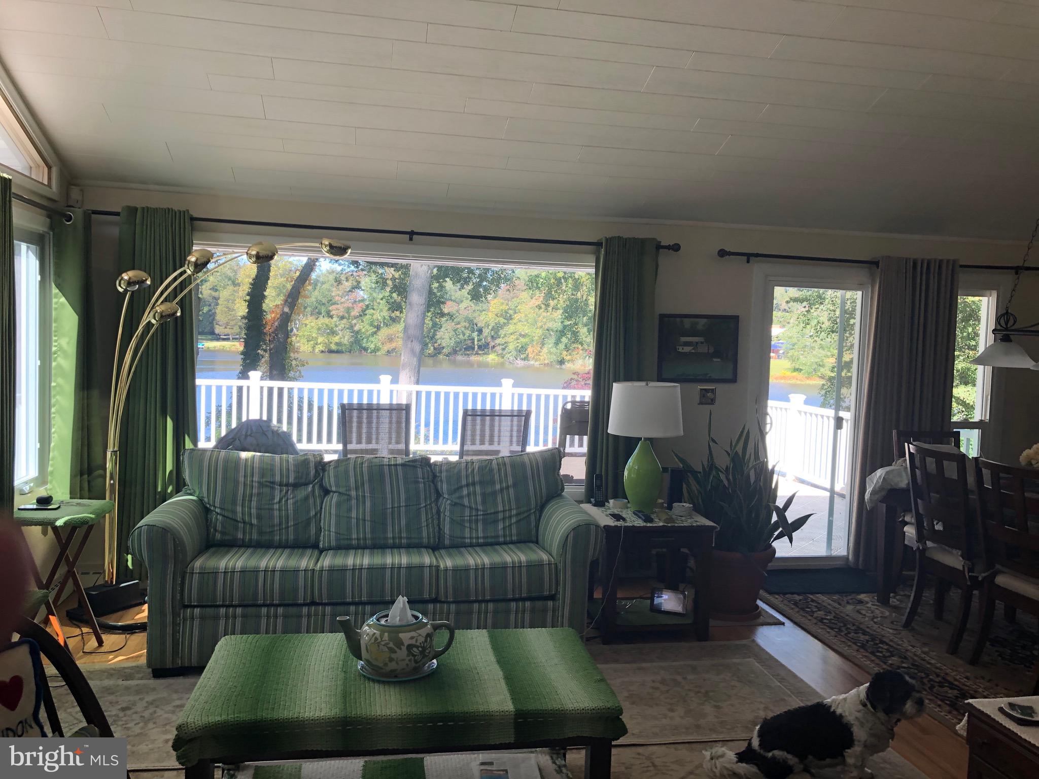 133 Lakeview Drive Alloway, NJ 08098 - Photo 2 of 27 Living room view