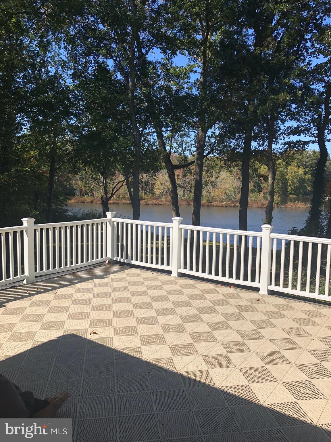 133 Lakeview Drive Alloway, NJ 08098 - Photo 7 of 27 Deck view 1