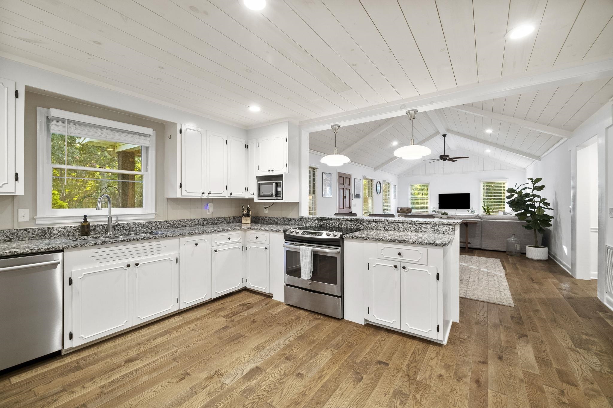 121 Lanier Drive Landrum, SC 29356 - Photo 11 of 41